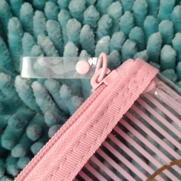 Victoria's secret sunglasses case - Picture 2 of 7